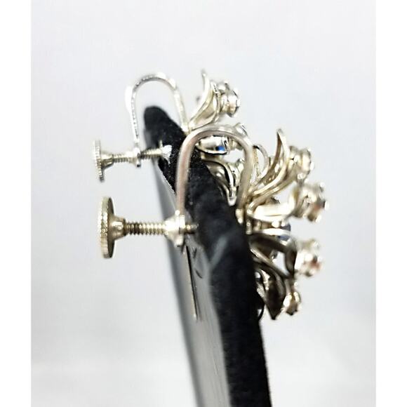 Bugbee & Niles Blue Rhinestone Screw Back Earrings, Vintage Jewelry 1940s - Picture 10 of 10